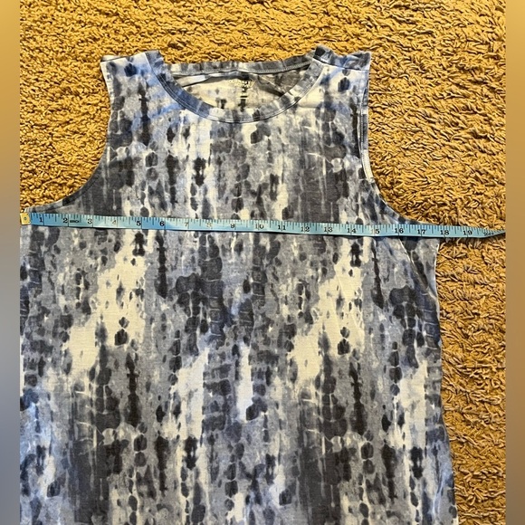 Old Navy Active Tank - Picture 5 of 7